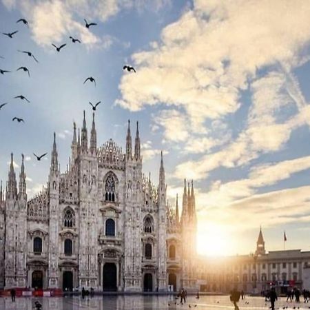 Ad Un Passo Dal Duomo Elegante Appartamento Wifi Milaan Buitenkant foto